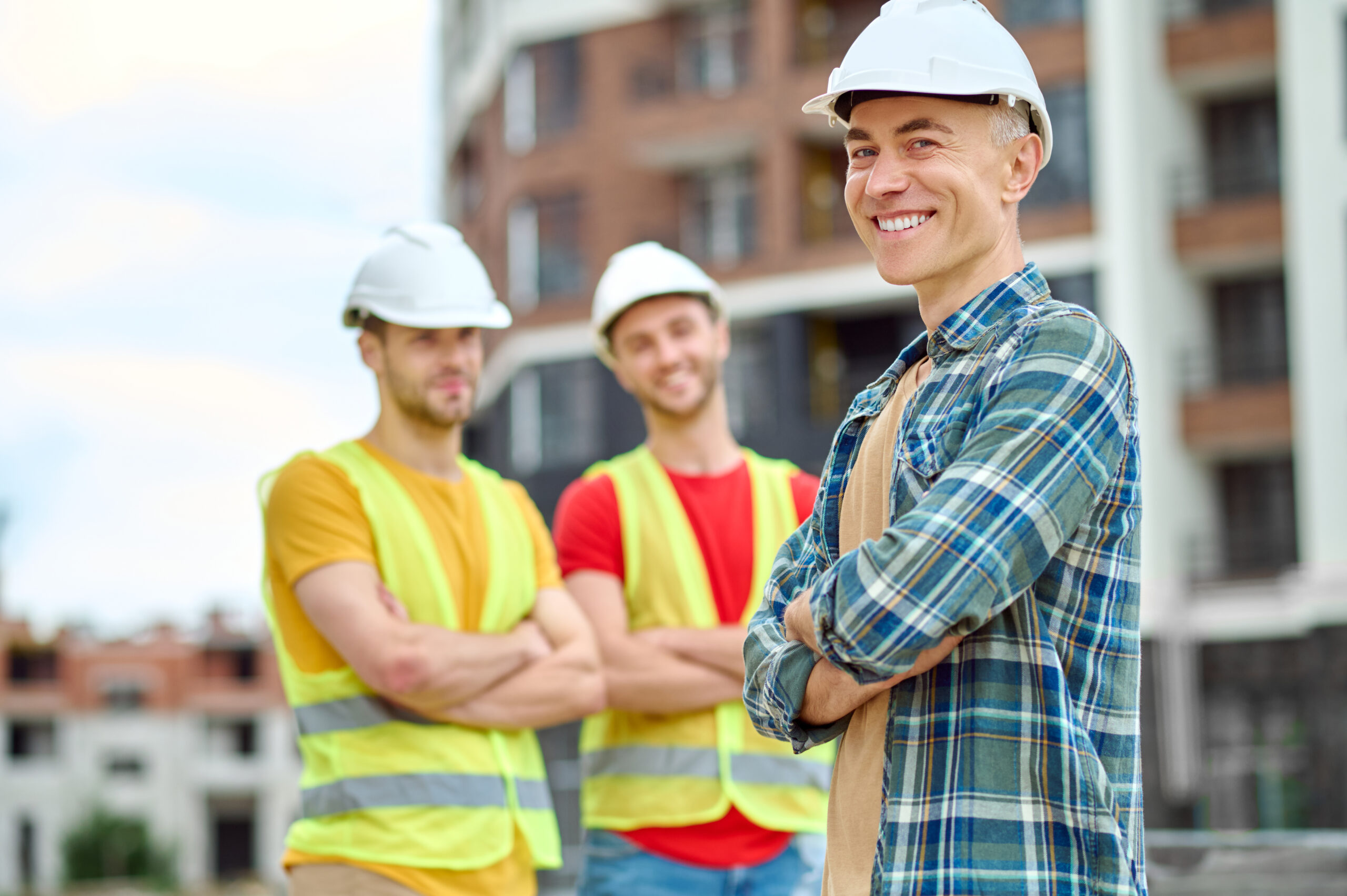 Trabajador de la construcción en una obra en los Países Bajos con oportunidades de trabajo