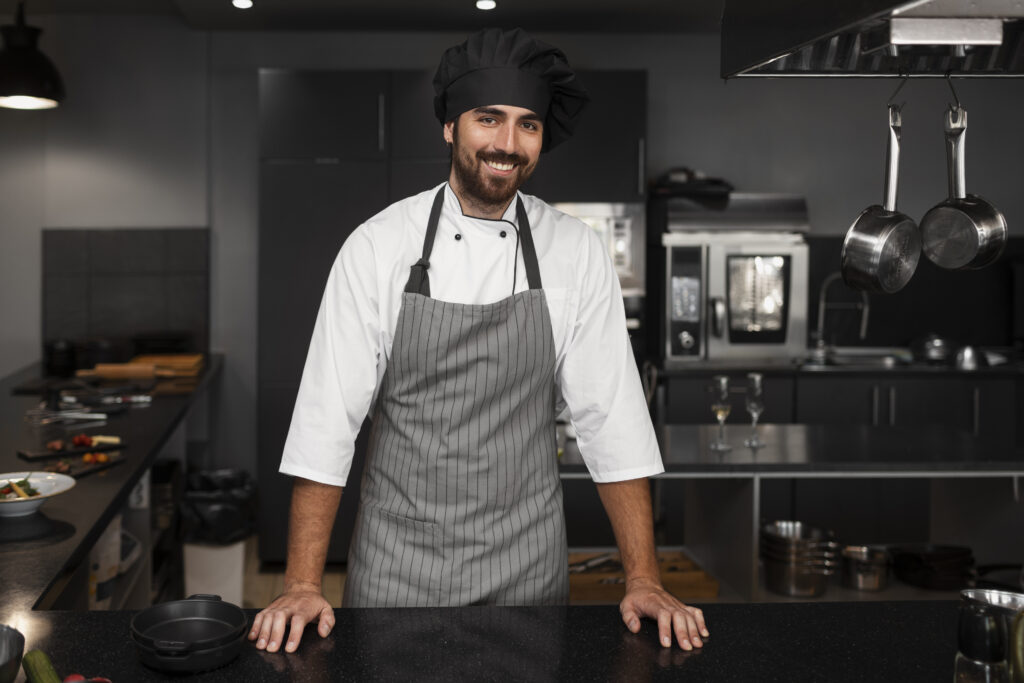 Cocinero trabajando en una cocina profesional en los Países Bajos con oportunidades de trabajo